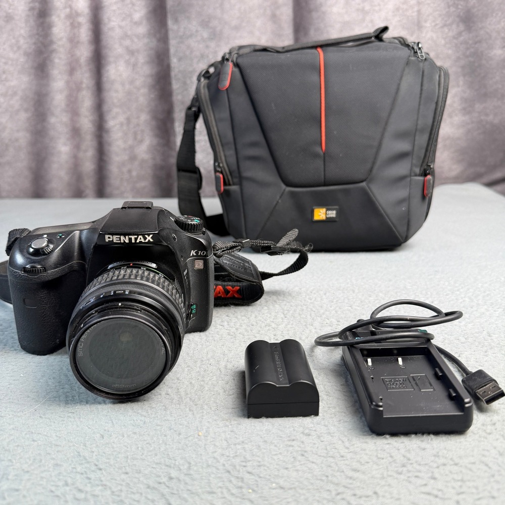 Pentax K10D DSLR Camera Black SMC Pentax DA 18-55mm Lens Battery Charger Case